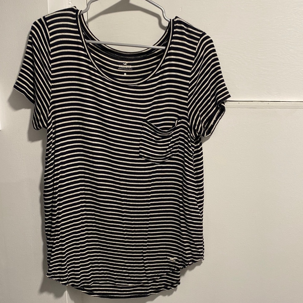 Hollister black and white striped top — size small